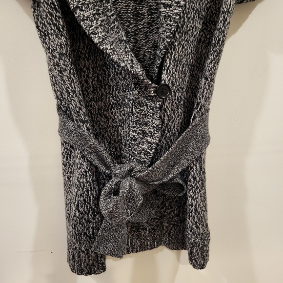 BCBGMAXAZRIA SHORT SLEEVE WOOL KNIT Sweater - Picture 4 of 6